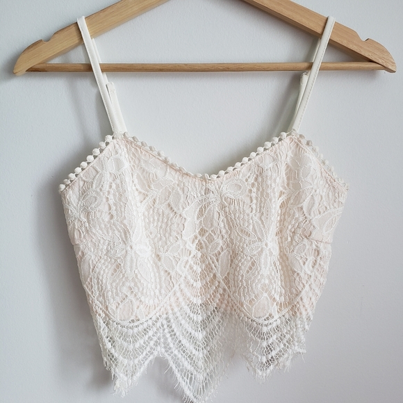 Beach Boho ✌🏻 White Lace Crop Top Size Small